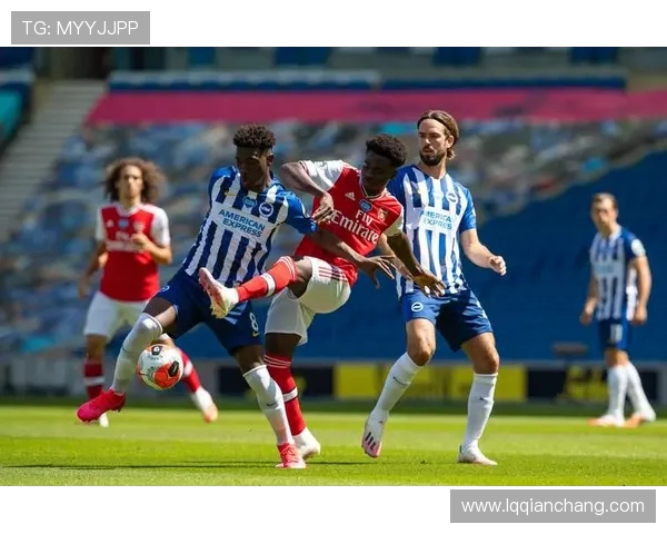 上海足球队边路渗透战术解析与实战应用探讨 上海足球队边路渗透战术解析与实战应用探讨