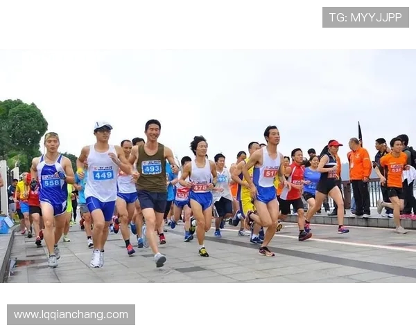 成都城市马拉松点评:极限运动队默契配合展现团队精神与竞技魅力