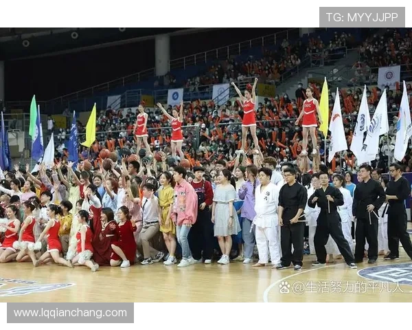 CBA东莞队与四川队激战正酣谁能在这场较量中笑到最后