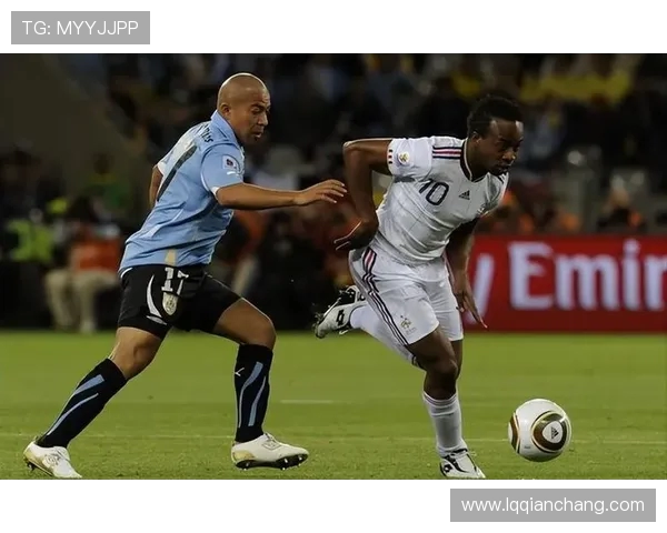 南非与乌拉圭全场对决精彩回顾与赛后分析