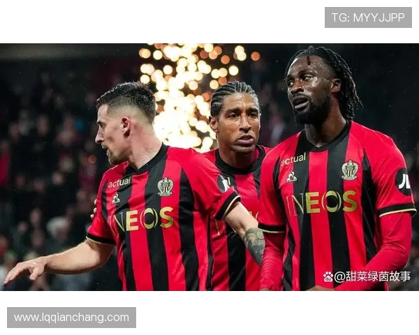 尼斯与巴黎圣日耳曼的对决分析与赛季展望