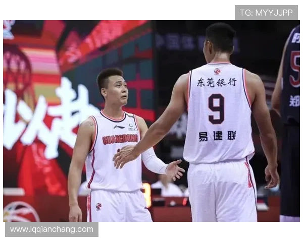 布隆德比与灵比激战正酣谁能在这场较量中笑到最后