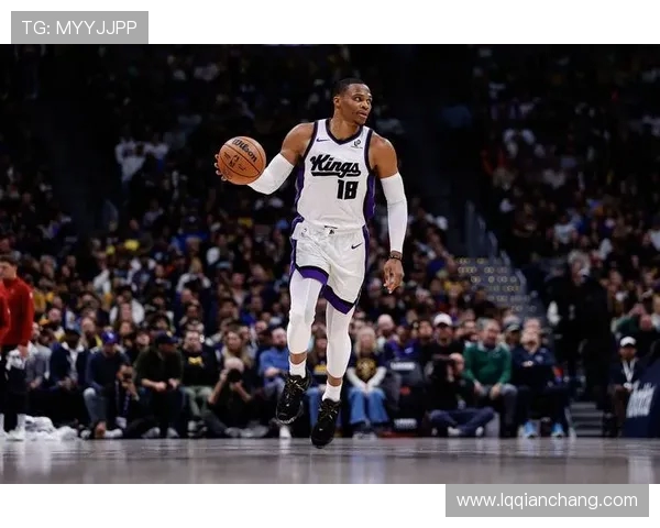 拉塞尔威斯布鲁克的篮球生涯与个人成长之路探讨 拉塞尔威斯布鲁克的篮球生涯与个人成长之路探讨