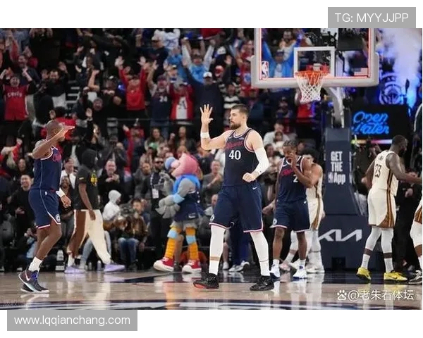 洛杉矶快船与金州勇士的激烈对决谁能在NBA赛场上笑到最后 洛杉矶快船与金州勇士的激烈对决谁能在NBA赛场上笑到最后