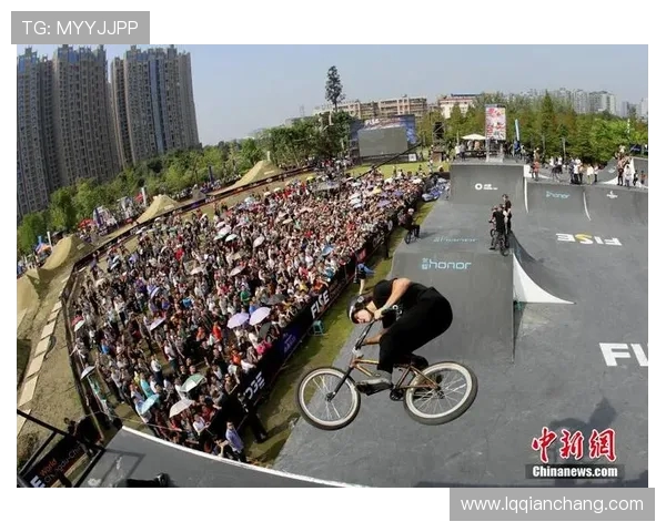 成都极限运动队在世界杯中的团队协作表现分析与点评