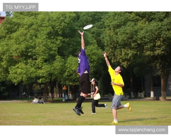 上海飞盘队在世界滑板锦标赛中的速度表现深度解析与精彩回顾 上海飞盘队在世界滑板锦标赛中的速度表现深度解析与精彩回顾